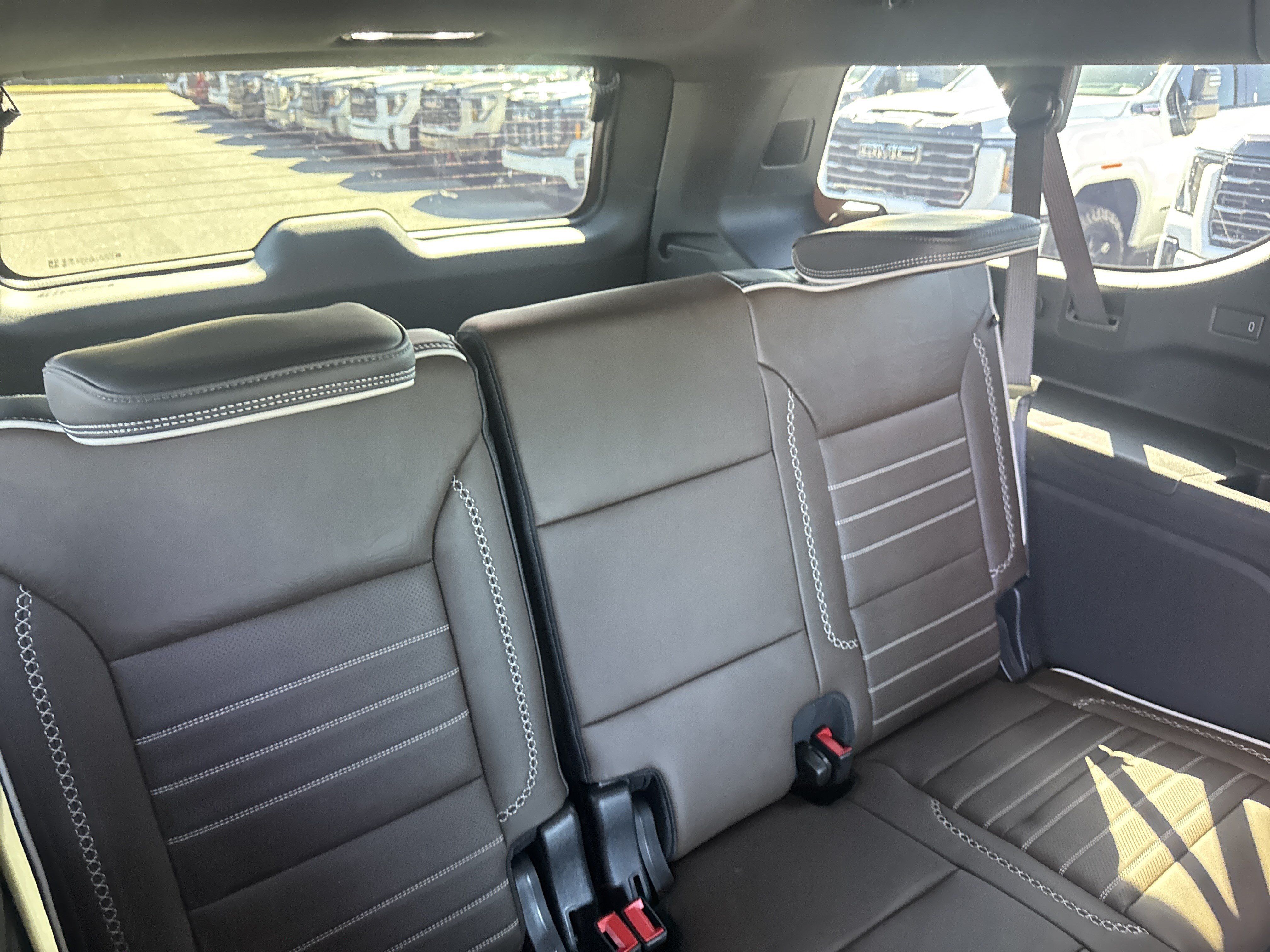 Certified 2026 GMC Yukon XL Denali Ultimate w/ LPO, Floor Liner Package AWD/4WD image 18