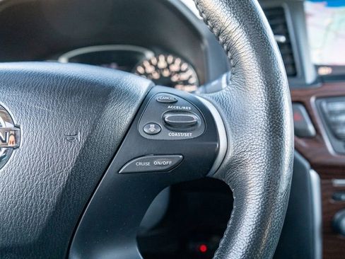 Used 2017 Nissan Pathfinder Platinum w/ Family Entertainment Package image 33