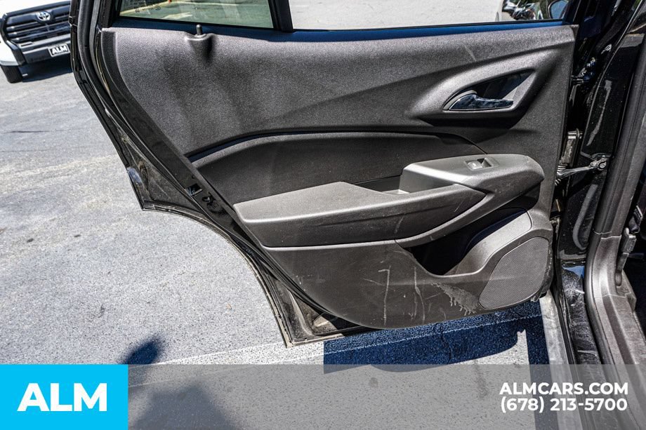 Used 2025 Chevrolet Trax LT FWD image 47