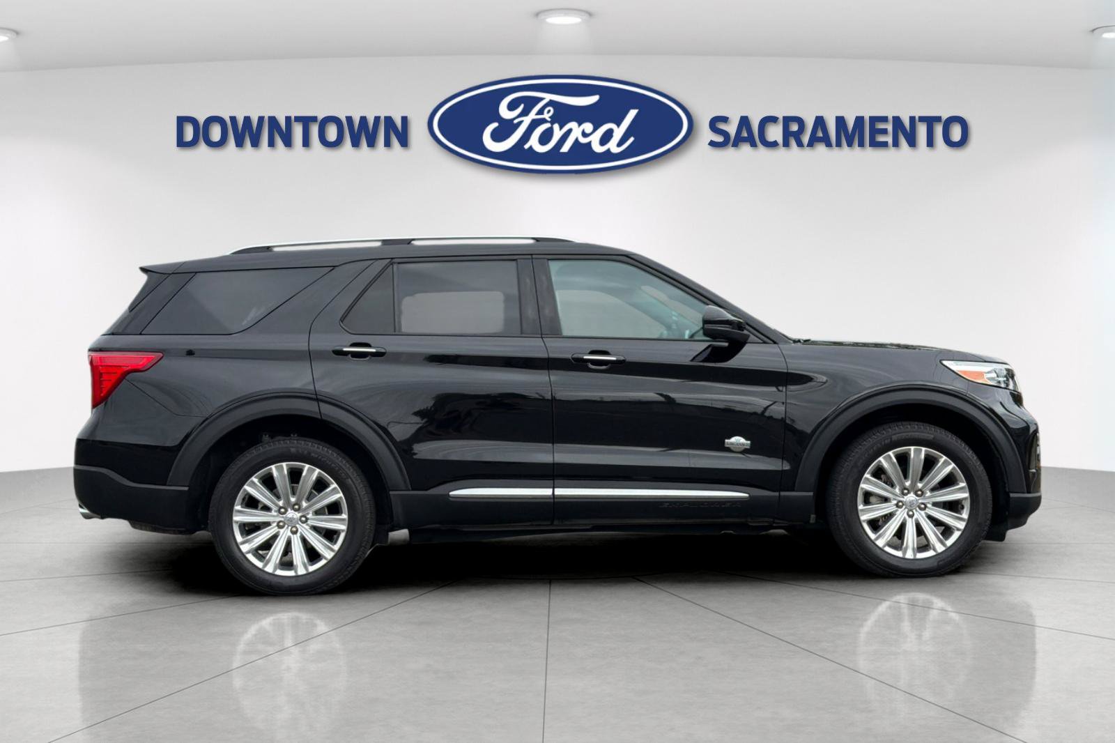 Used 2023 Ford Explorer King Ranch w/ Technology Package AWD/4WD image 8