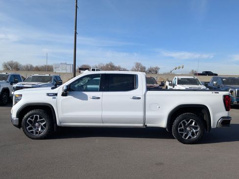 Used 2023 GMC Sierra 1500 SLT image 3