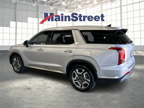 Used 2025 Hyundai Palisade Limited FWD image 3