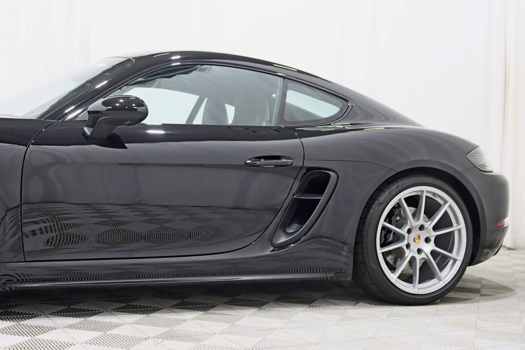 Used 2025 Porsche 718 Cayman GTS RWD image 4