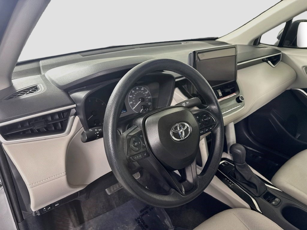 Used 2025 Toyota Corolla Cross L FWD image 21