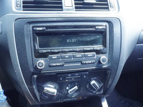 Used 2012 Volkswagen Jetta SE FWD image 20