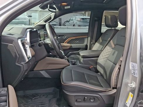 Used 2025 GMC Canyon Denali AWD/4WD image 10