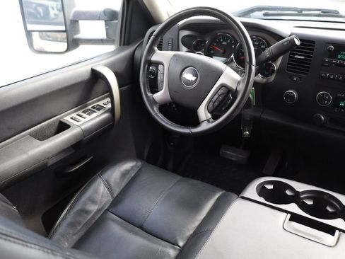 Used 2009 Chevrolet Silverado 3500 LT w/ Exterior Plus Package AWD/4WD image 19