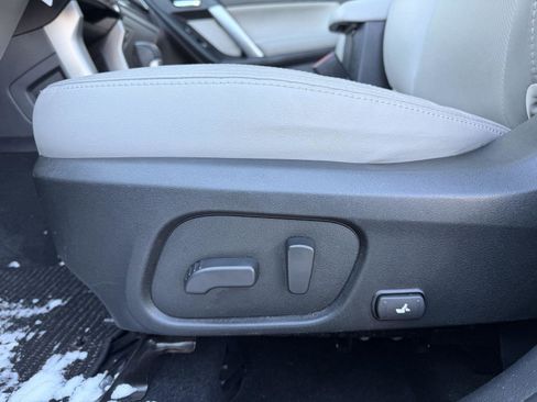 Used 2017 Subaru Forester 2.5i Limited image 16