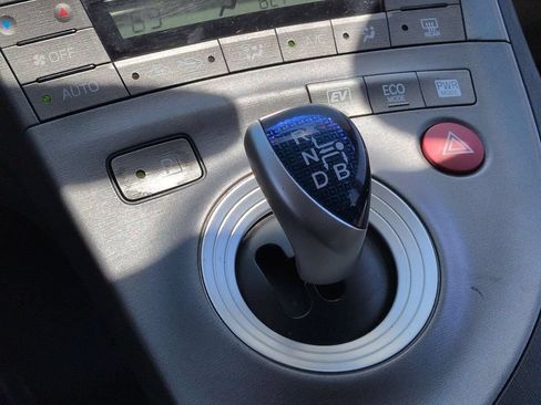 Used 2015 Toyota Prius Three FWD image 16