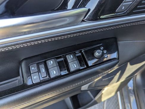 Used 2024 Jeep Wagoneer Series II w/ Flexible Seating Group image 16