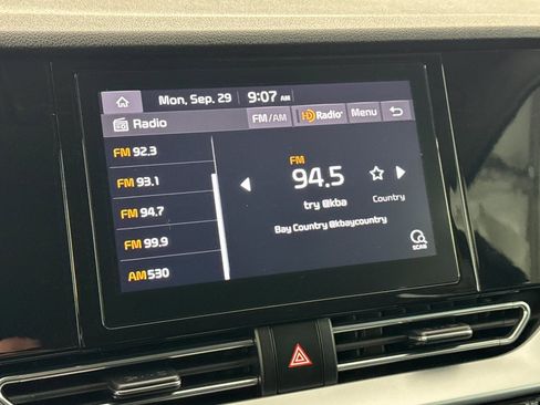 Used 2022 Kia Niro LX image 24