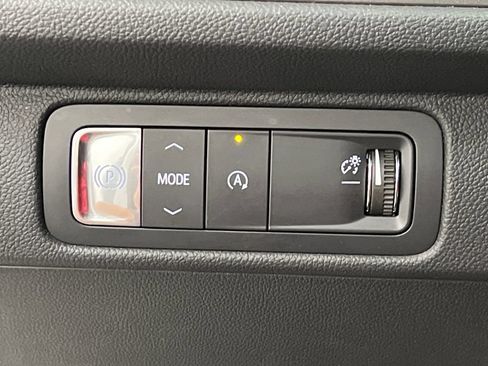 Used 2024 Chevrolet Traverse LT FWD image 56