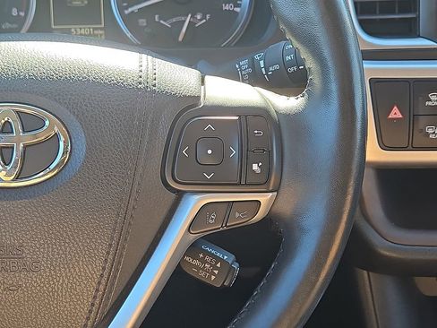 Used 2017 Toyota Highlander Limited image 21