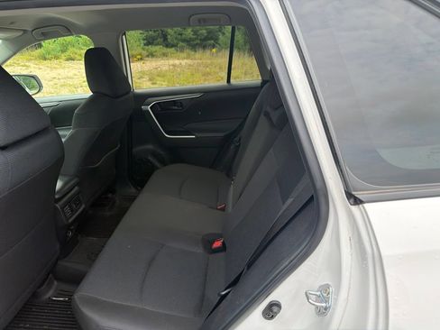 Used 2024 Toyota RAV4 LE AWD/4WD image 5