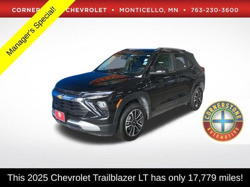 Used 2025 Chevrolet TrailBlazer LT image 1