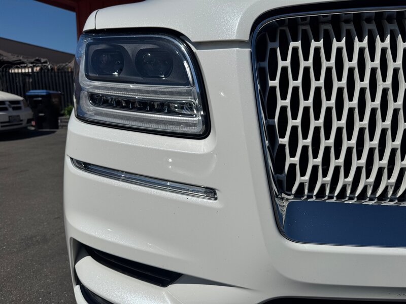 Used 2021 Lincoln Navigator L Reserve AWD/4WD image 4