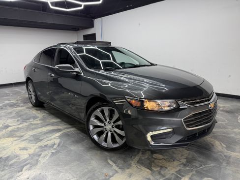 Used 2017 Chevrolet Malibu Premier w/ Premier Sun and Wheel Package FWD image 5
