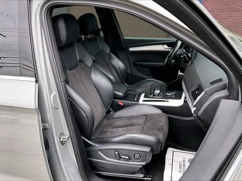 Used 2019 Audi SQ5 Premium w/ Convenience Package image 6