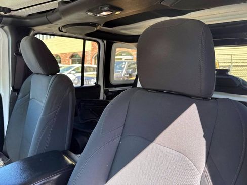 Used 2018 Jeep Wrangler Unlimited Sport S AWD/4WD image 10