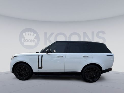 Used 2025 Land Rover Range Rover SE AWD/4WD image 2