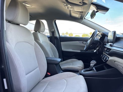 Used 2022 Kia Forte LXS FWD image 23
