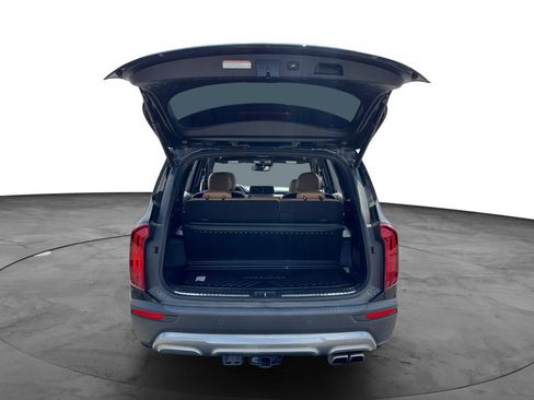 Used 2021 Kia Telluride SX w/ Towing Package FWD image 24