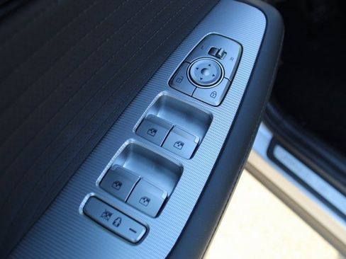 Used 2023 Hyundai Palisade Calligraphy image 9