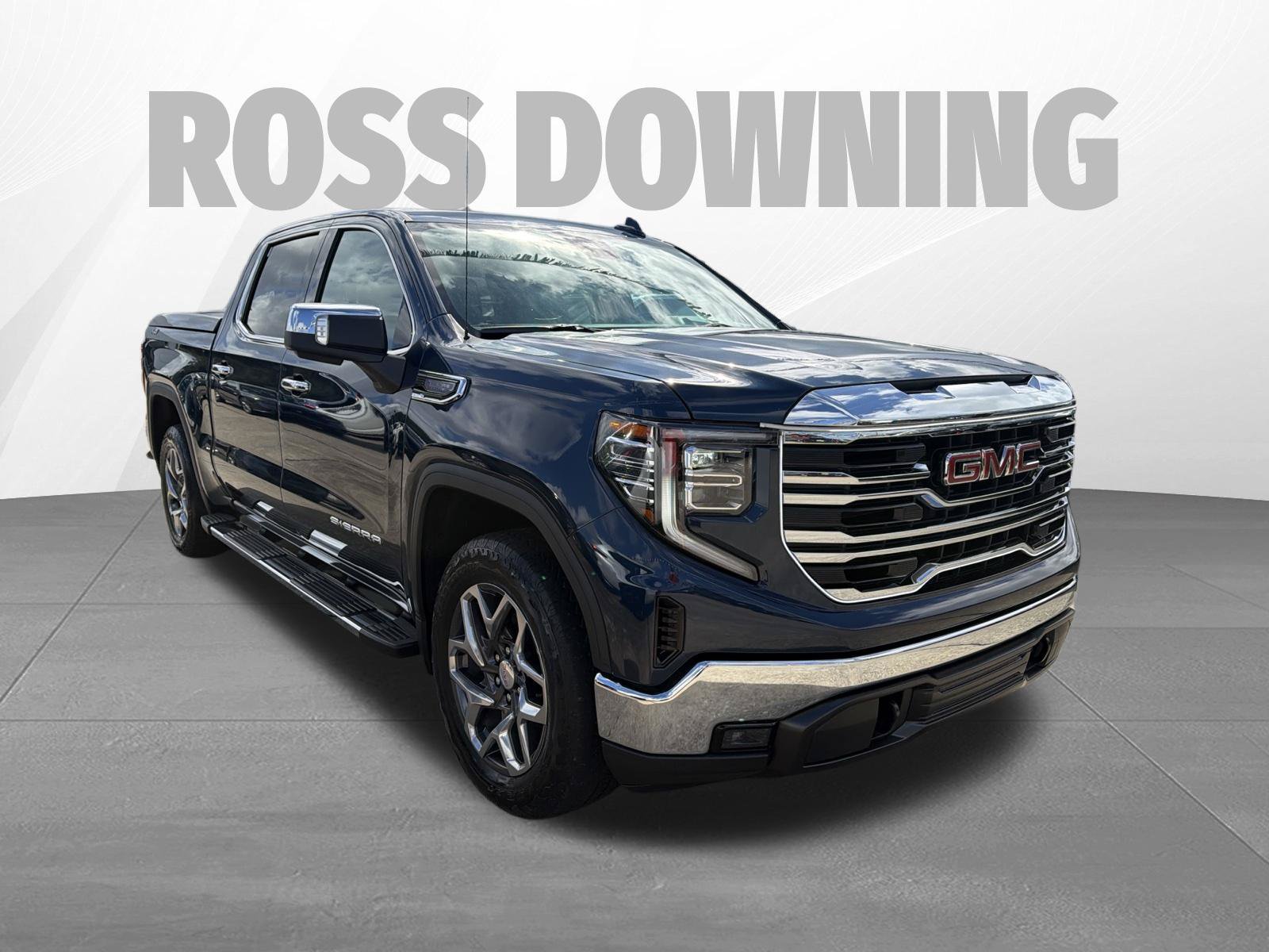 Used 2023 GMC Sierra 1500 SLT AWD/4WD image 3