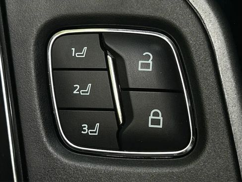 Used 2024 Ford F250 Lariat w/ FX4 Off-Road Package AWD/4WD image 43