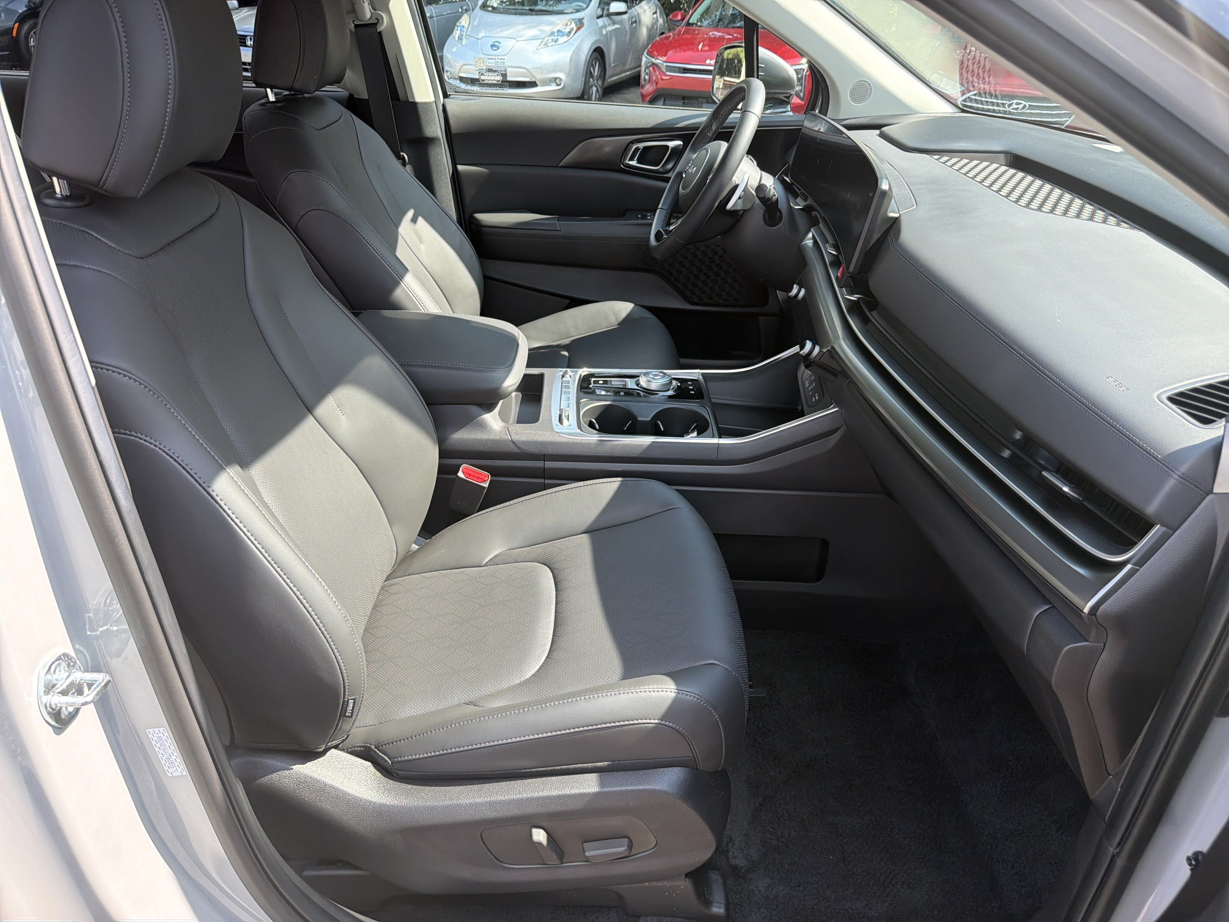 Certified 2026 Kia Carnival SX FWD image 13