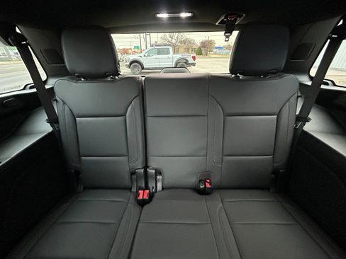 Used 2022 Chevrolet Tahoe Z71 w/ Luxury Package image 32