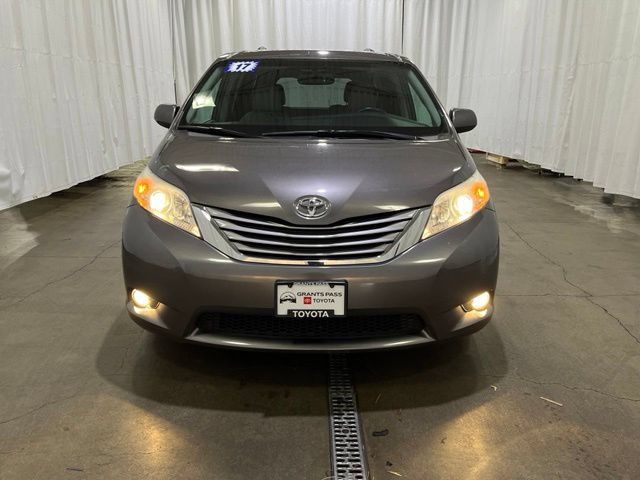 Certified 2017 Toyota Sienna XLE w/ XLE Navigation Package FWD image 9