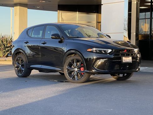 Used 2024 Dodge Hornet R/T Plus image 2