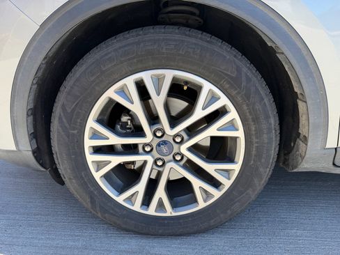Used 2022 Ford Escape SEL FWD image 6