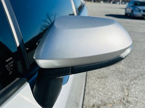 Used 2021 Toyota Corolla SE image 36