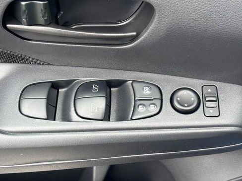 Certified 2025 Nissan Kicks Play S FWD image 17