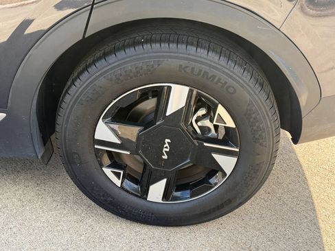 Used 2026 Kia Sportage LX FWD image 31