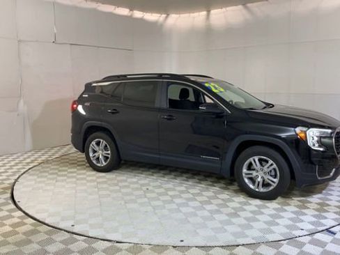 Used 2023 GMC Terrain SLE w/ Driver Convenience Package AWD/4WD image 2