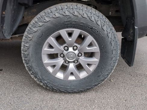 Used 2017 Toyota Tacoma SR5 w/ Tow Package AWD/4WD image 11