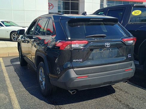 Used 2025 Toyota RAV4 XLE AWD/4WD image 3