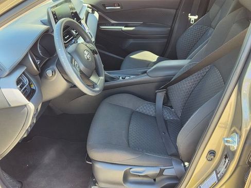 Used 2021 Toyota C-HR LE FWD image 11