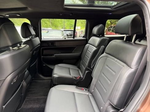 Used 2025 Hyundai Santa Fe Calligraphy AWD/4WD image 10