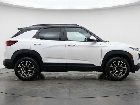 Used 2025 Chevrolet TrailBlazer LT image 11