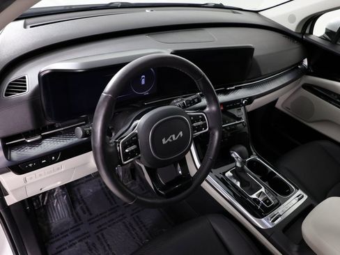 Used 2024 Kia Carnival SX Prestige image 22