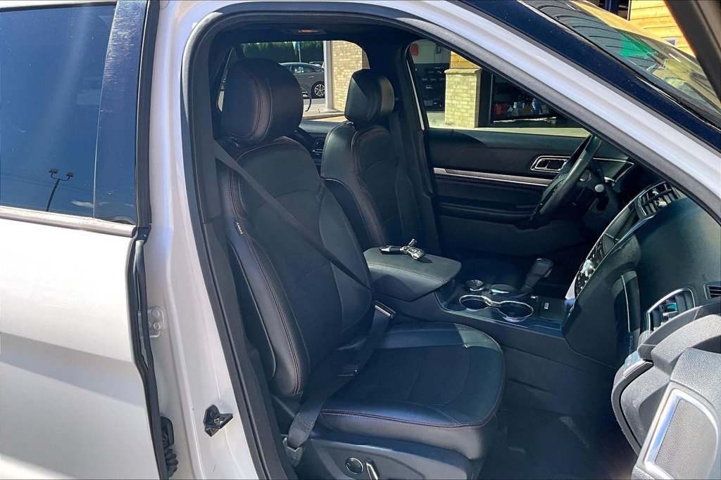 Used 2016 Ford Explorer Sport w/ Equipment Group 401A AWD/4WD image 10