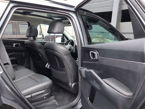 Certified 2022 Kia Sorento S w/ Panoramic Sunroof Package image 29