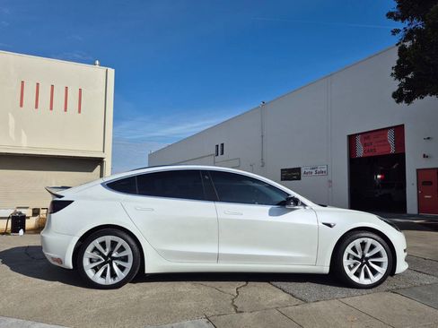 Used 2018 Tesla Model 3 Long Range image 2