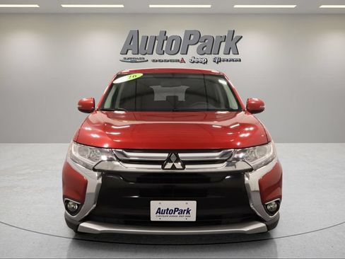 Used 2016 Mitsubishi Outlander SE AWD/4WD image 2
