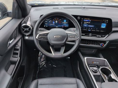 Used 2026 Chevrolet Equinox LT w/ Convenience Package II image 16