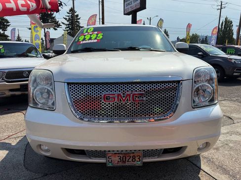 Used 2010 GMC Yukon Denali image 7